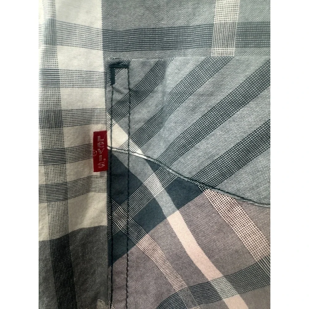 Levis levi button